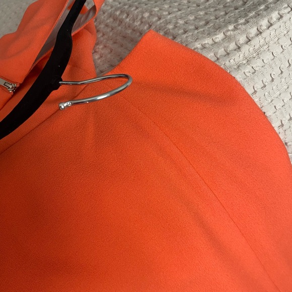 Beautiful size small peach dress with cut outs. - Picture 4 of 5